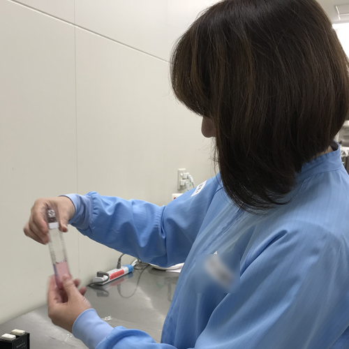 残留塩素濃度検査の様子