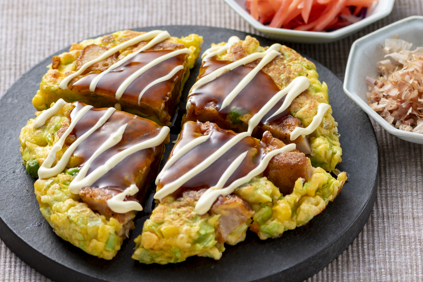 から揚げとミックスベジタブルのお好み焼き