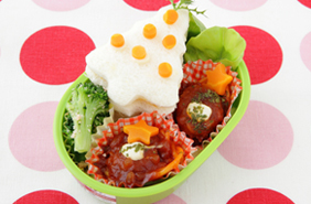 クリスマスツリーのサンドイッチ弁当
