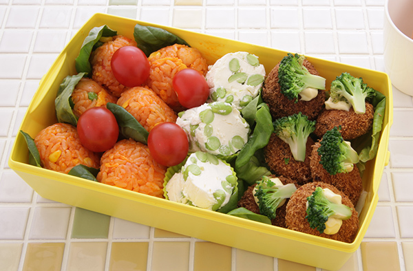 メンチカツのおでかけ弁当