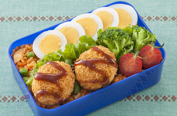 トマトエビピラフ&メンチカツ弁当