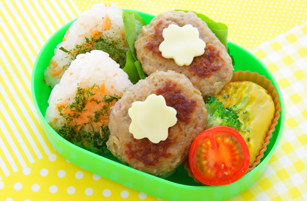 桜のハンバーグ弁当