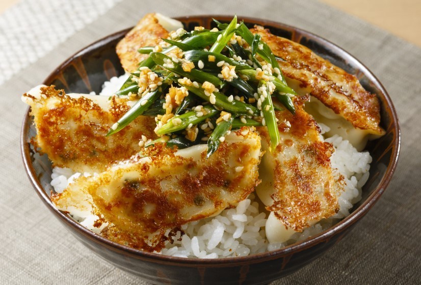 ギョーザ丼　にんにくスタミナだれ