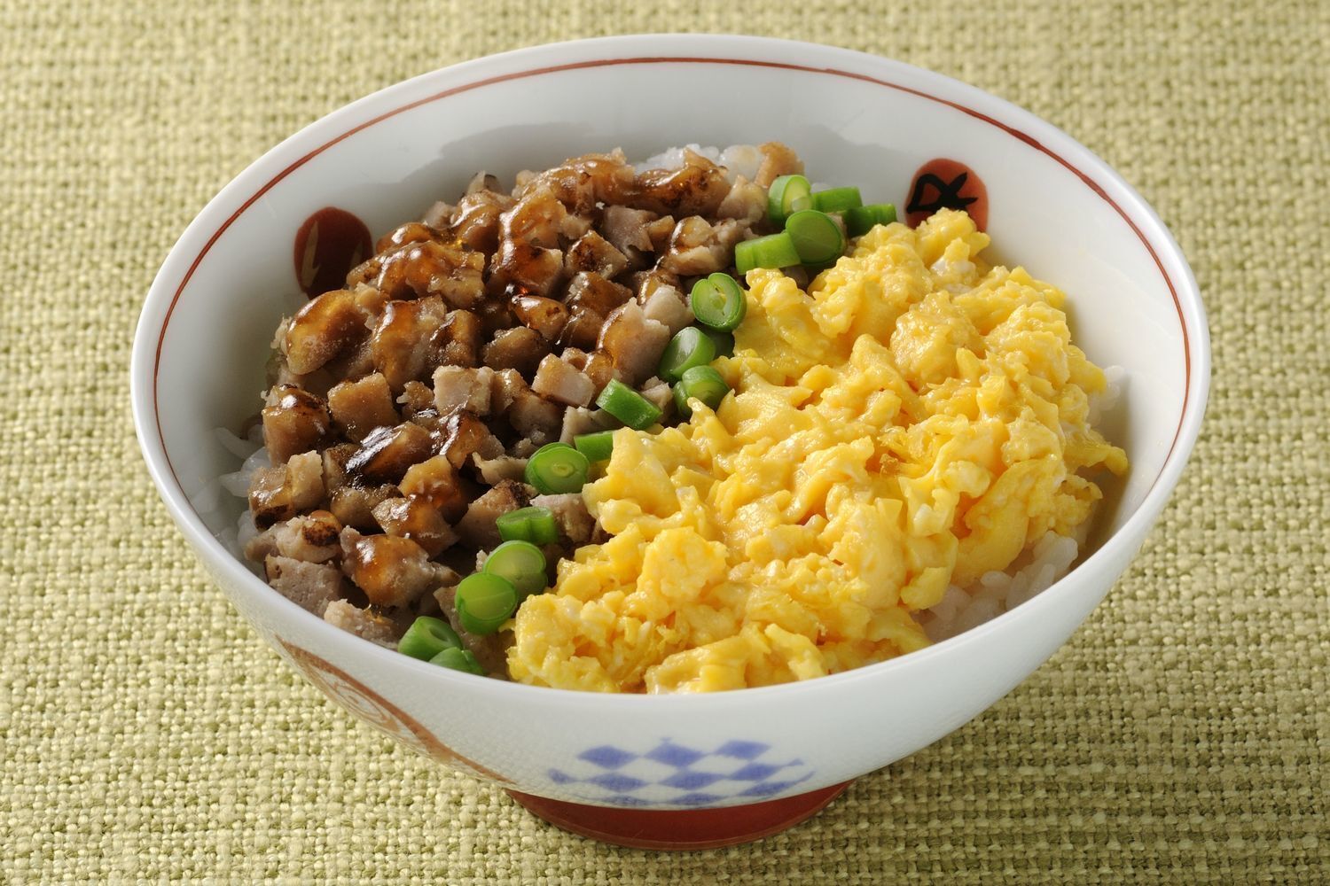 ハンバーグのそぼろ丼