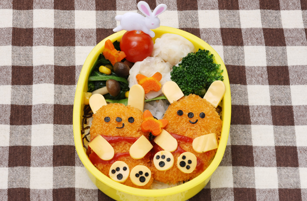 双子のうさちゃん弁当