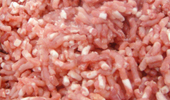 ▲ 「ギョーザ」に合うサイズに
ミンチした肉
