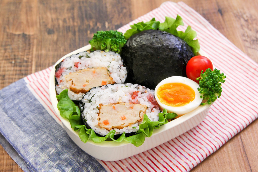 肉だんごおにぎり弁当